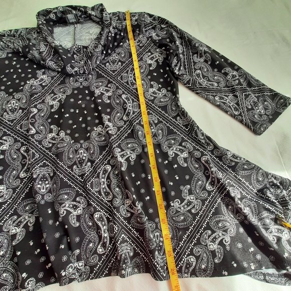 VAMP  women's top. Cowl Neck with 3/4 sleeves Size Medium - Picture 2 of 10